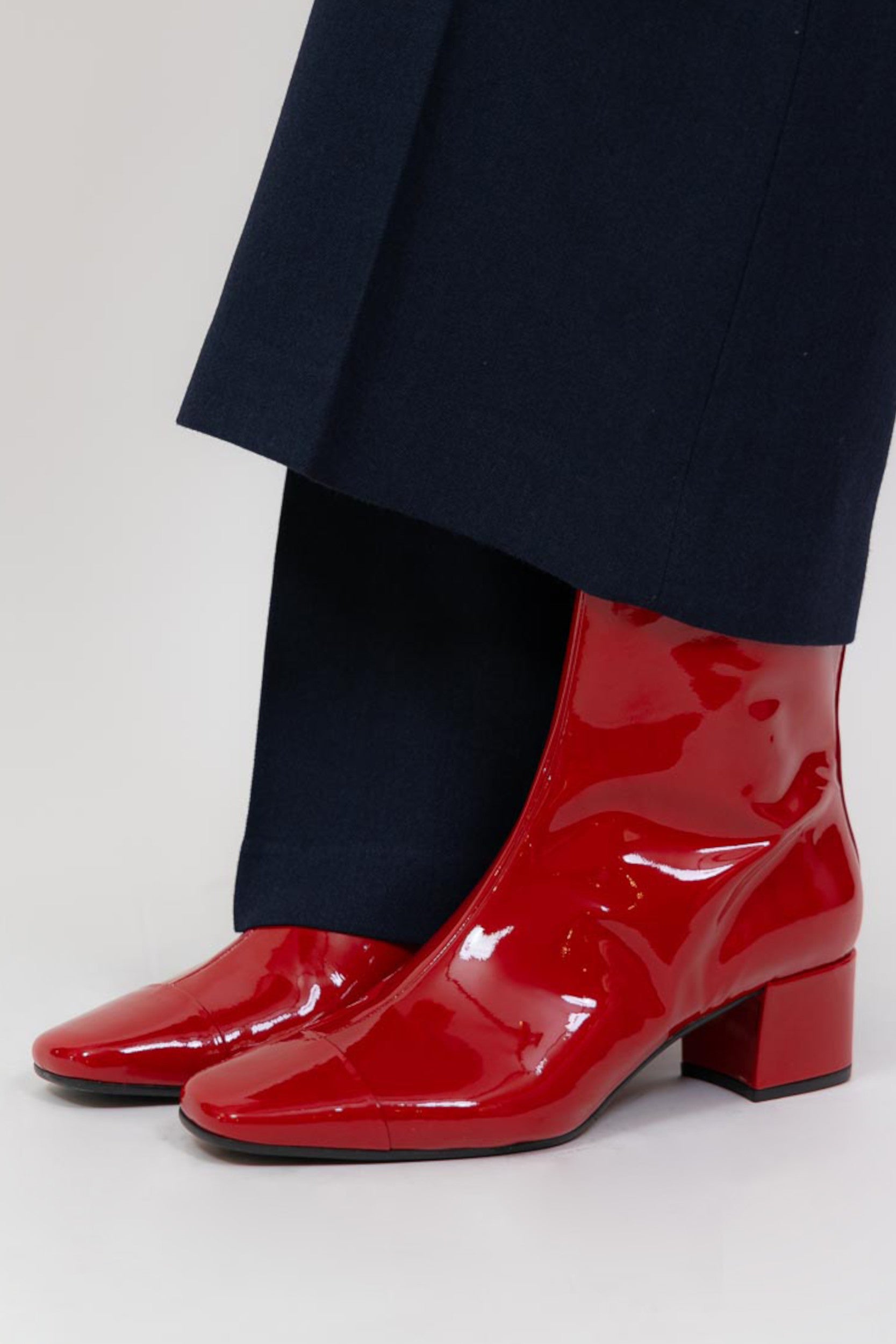 ESTIME black patent leather ankle boots